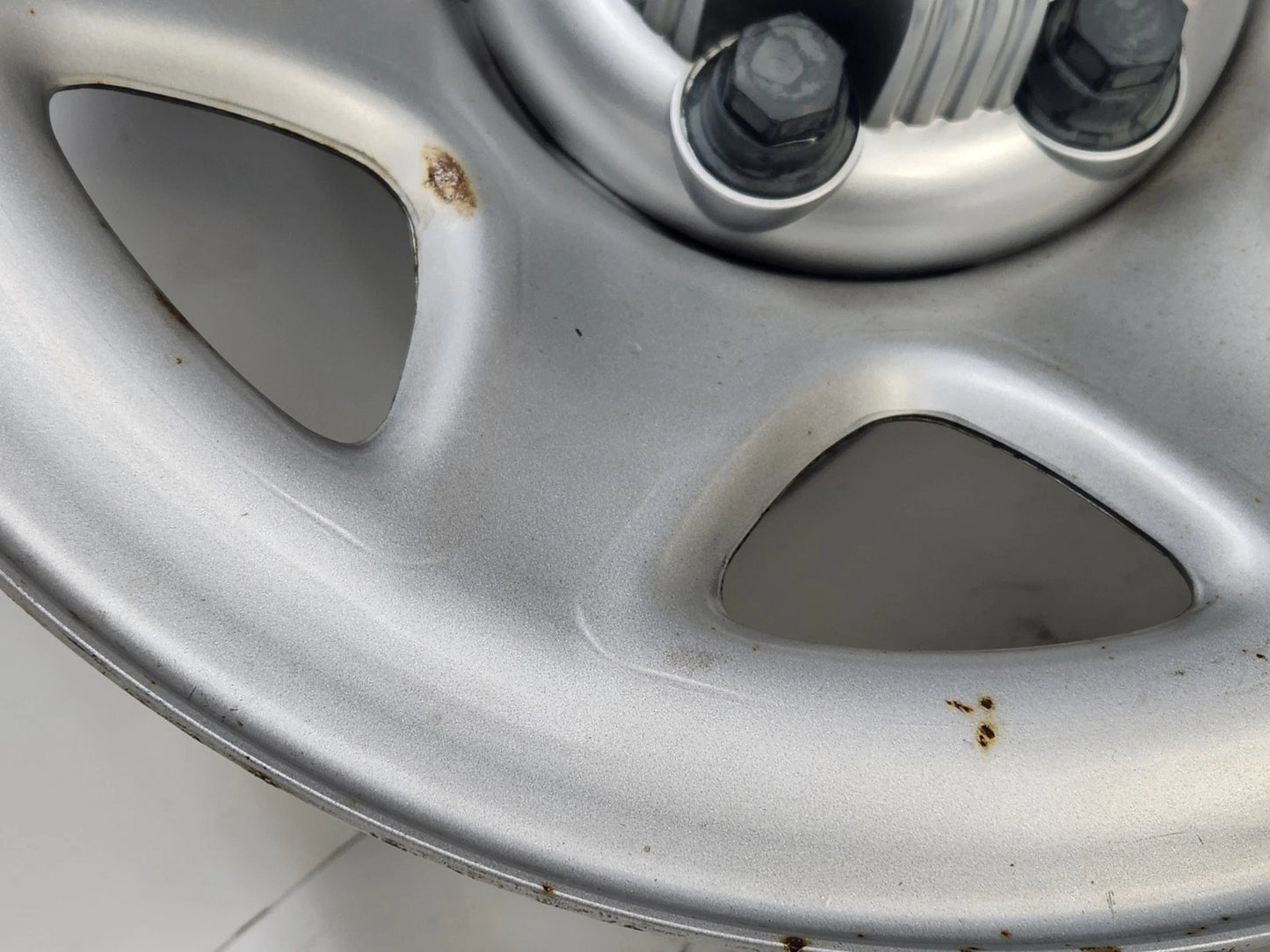 2014-2018 GMC Sierra Chevrolet Silverado 1500 Wheel 17x8 chrome clad 7 spoke OEM