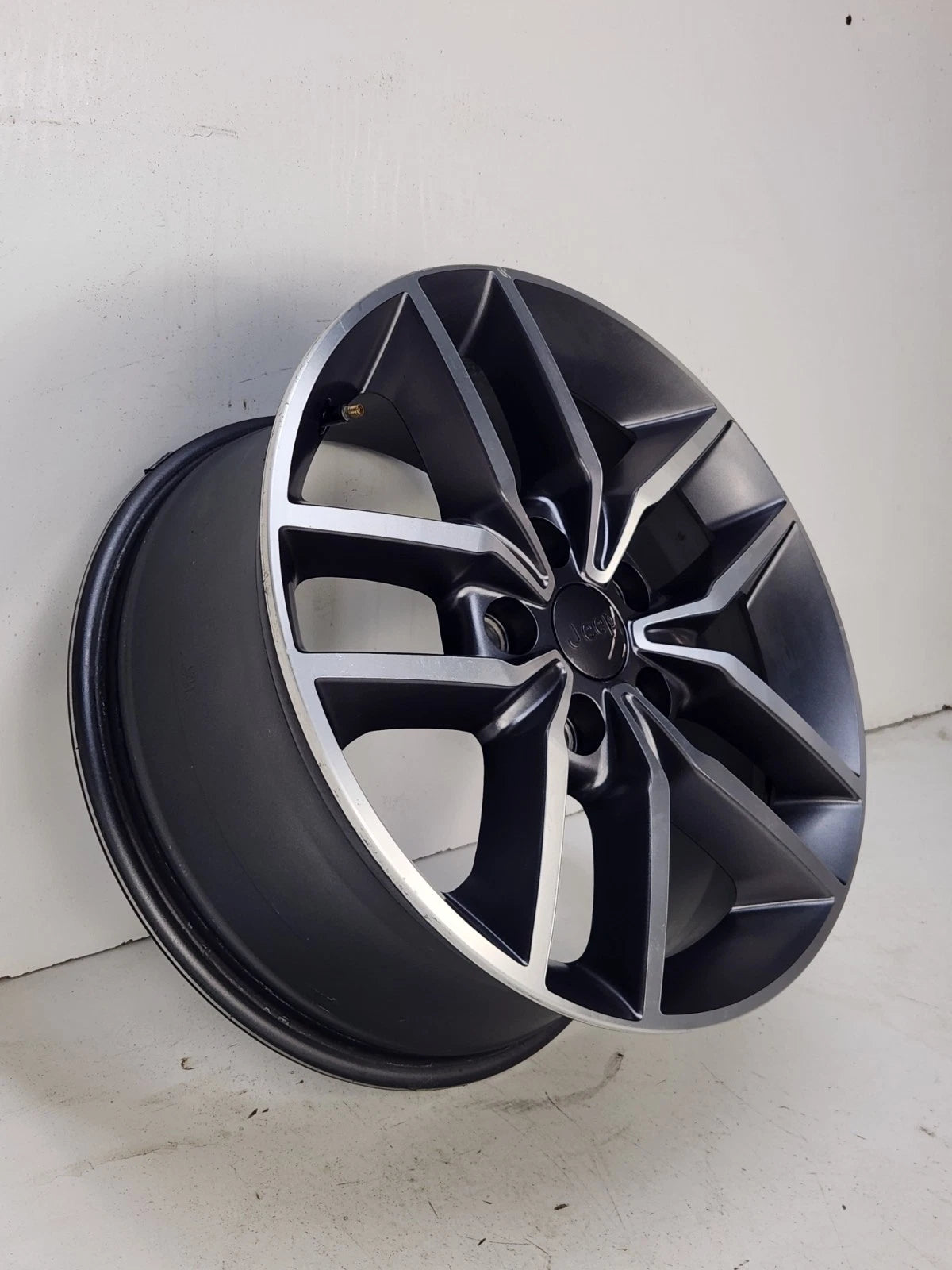 2017-2022 Jeep Grand Cherokee Wheel Rim 18x8 Aluminum Gray Painted Pockets OEM