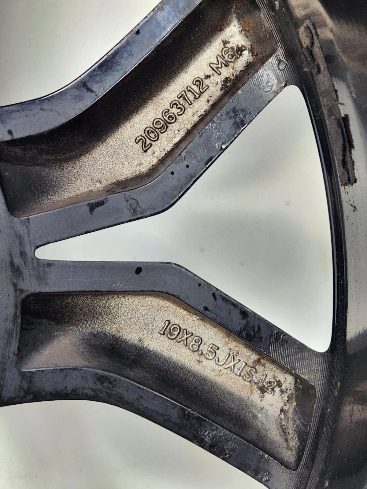 2016-2020 Chevrolet Impala Wheel Rim 19x8-1/2 Machined Black Pockets Opt