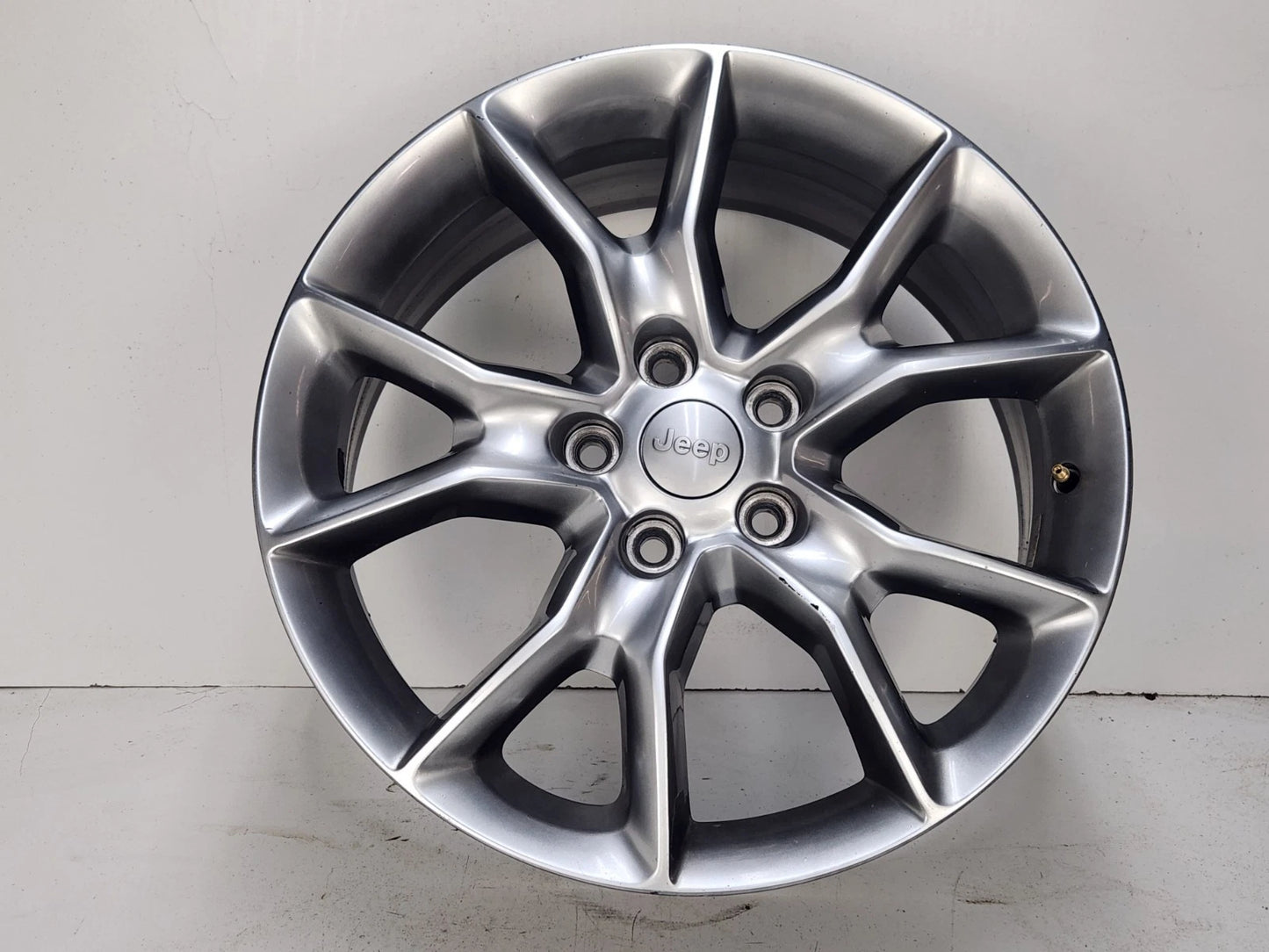 2014-2016 Jeep Grand Cherokee Wheel Rim 20x8 10 Spoke Painted Satin Carbon OEM