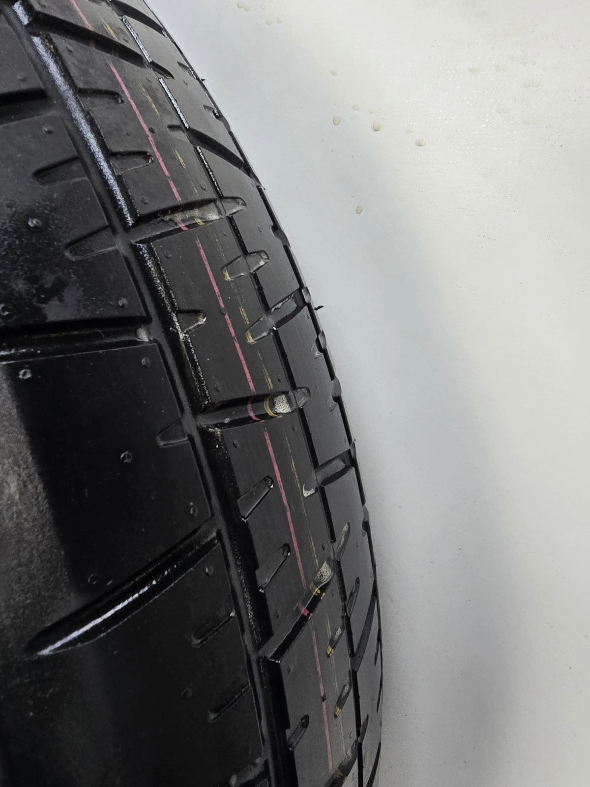 Share SPARE TIRE W/JACK KIT 18" FITS 2020-2026 FORD EXPLORER COMPACT DONUT