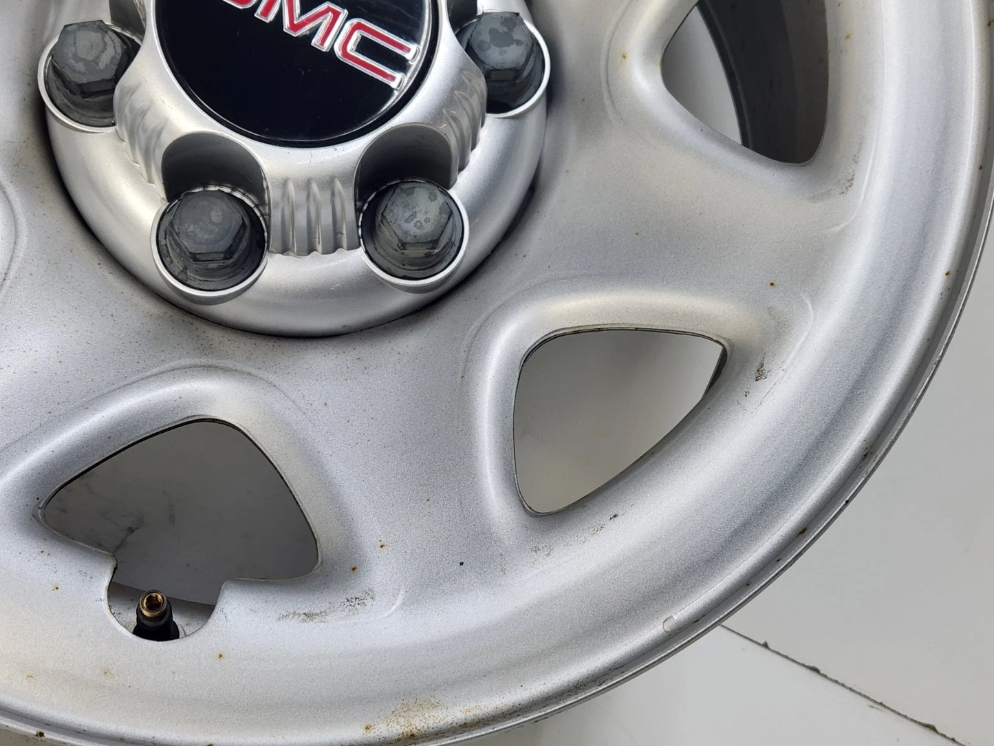 2014-2018 GMC Sierra Chevrolet Silverado 1500 Wheel 17x8 chrome clad 7 spoke OEM