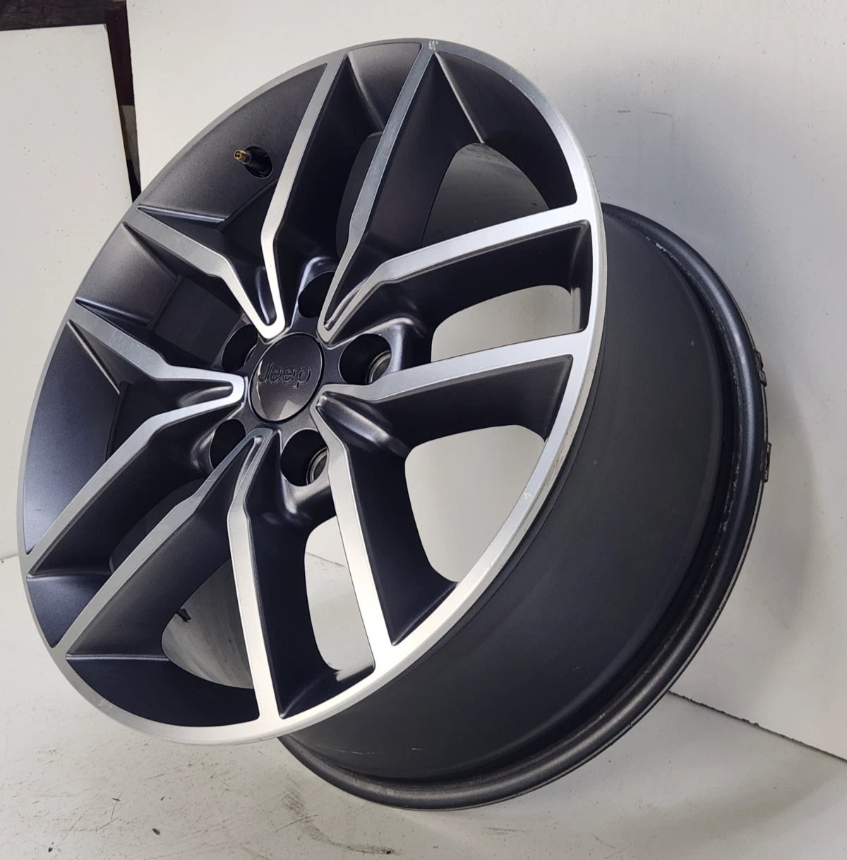 2017-2022 Jeep Grand Cherokee Wheel Rim 18x8 Aluminum Gray Painted Pockets OEM